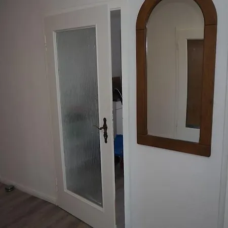 3-raum Wohnung, Fuer Monteure Apartament